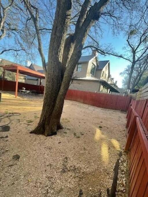 Apartmán Fenced Backyard! Downtown Austin, 2 Blocks To 6Thst Exteriér fotografie