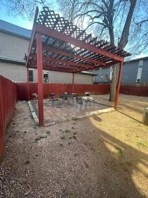 Apartmán Fenced Backyard! Downtown Austin, 2 Blocks To 6Thst Exteriér fotografie